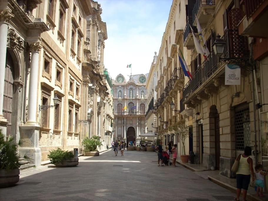 Centro Storico-Imbarcadero Per Le Isole***** Lägenhet Trapani Exteriör bild